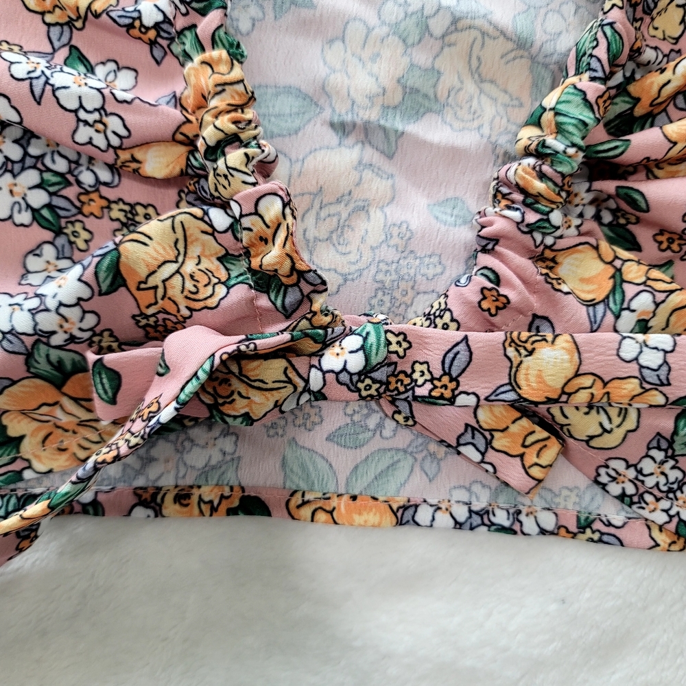 Revolve Superdown Mari Tie Front crop top size Large - Picture 8 of 9